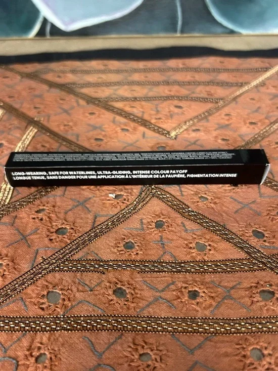 MAC Colour Excess Gel Eyeliner in Glide or Die - Picture 5 of 7